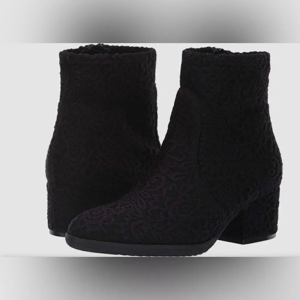 $359 Sesto Meucci Women's Black Farrel Embroidered Booties Shoes Size US 6M